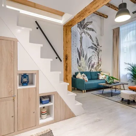 Apartment Own At Gozsdu *